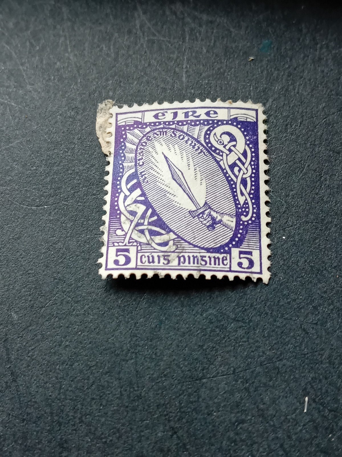 Zeldzame Ierse postzegel Eire 5 Cuis Pinsine, Postzegels en Munten, Met stempel, Frankeerzegel, Ophalen of Verzenden, Gestempeld