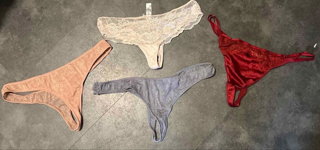 TEAB, Verzenden, Zwart, String