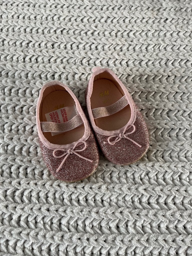 Babyballerina's  meisjes maat 16/17, Kinderen en Baby's, Babykleding | Schoentjes en Sokjes, Schoentjes, Meisje, H&M, Ophalen of Verzenden