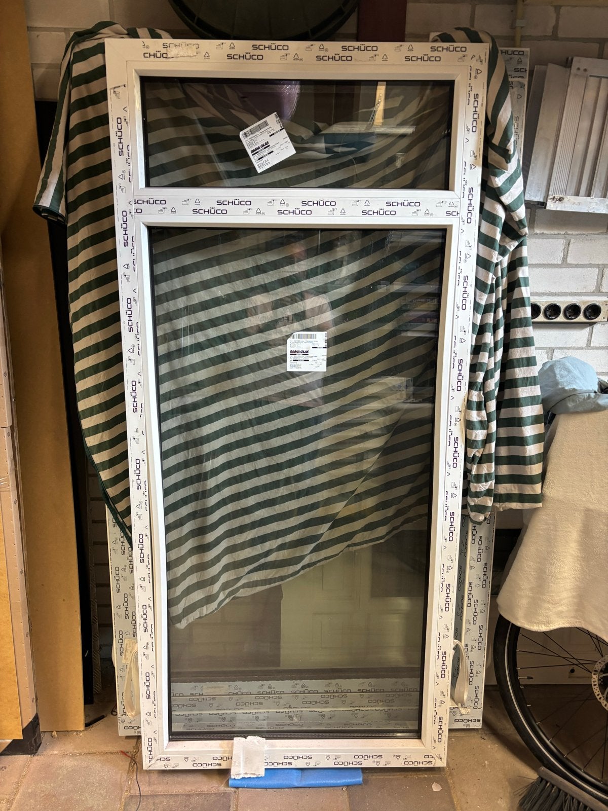 Nieuw raamkozijn met triple thermopane glas, Doe-het-zelf en Verbouw, Ophalen, Gevelraam of Ruit, 80 tot 120 cm, Nieuw