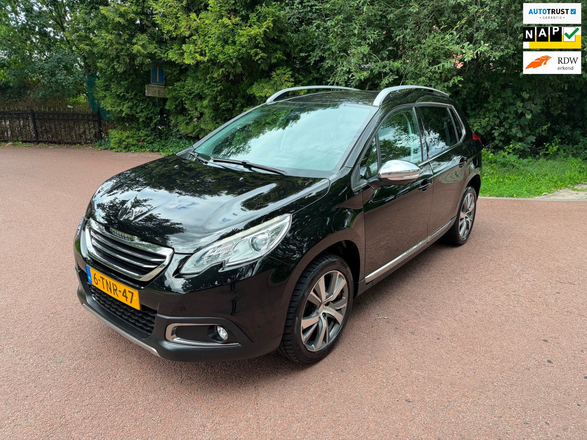 Peugeot 2008 1.6 VTi Féline / Navi / Pano / Airco / NAP / P, Auto's, Voorwielaandrijving, Euro 5, Gebruikt, 4 cilinders