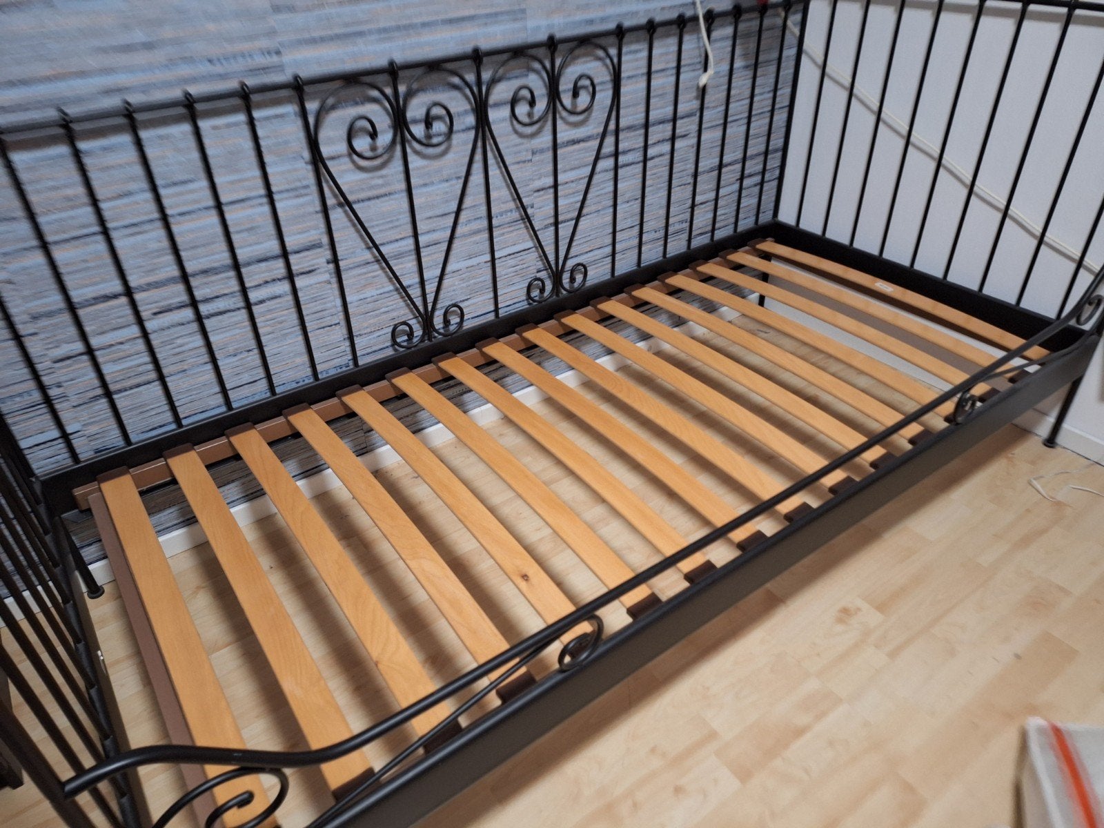 IKEA Zwart Metalen Eenpersoonsbed 90x200 met Lattenbodem, Ophalen, Gebruikt, 90 cm, Eenpersoons