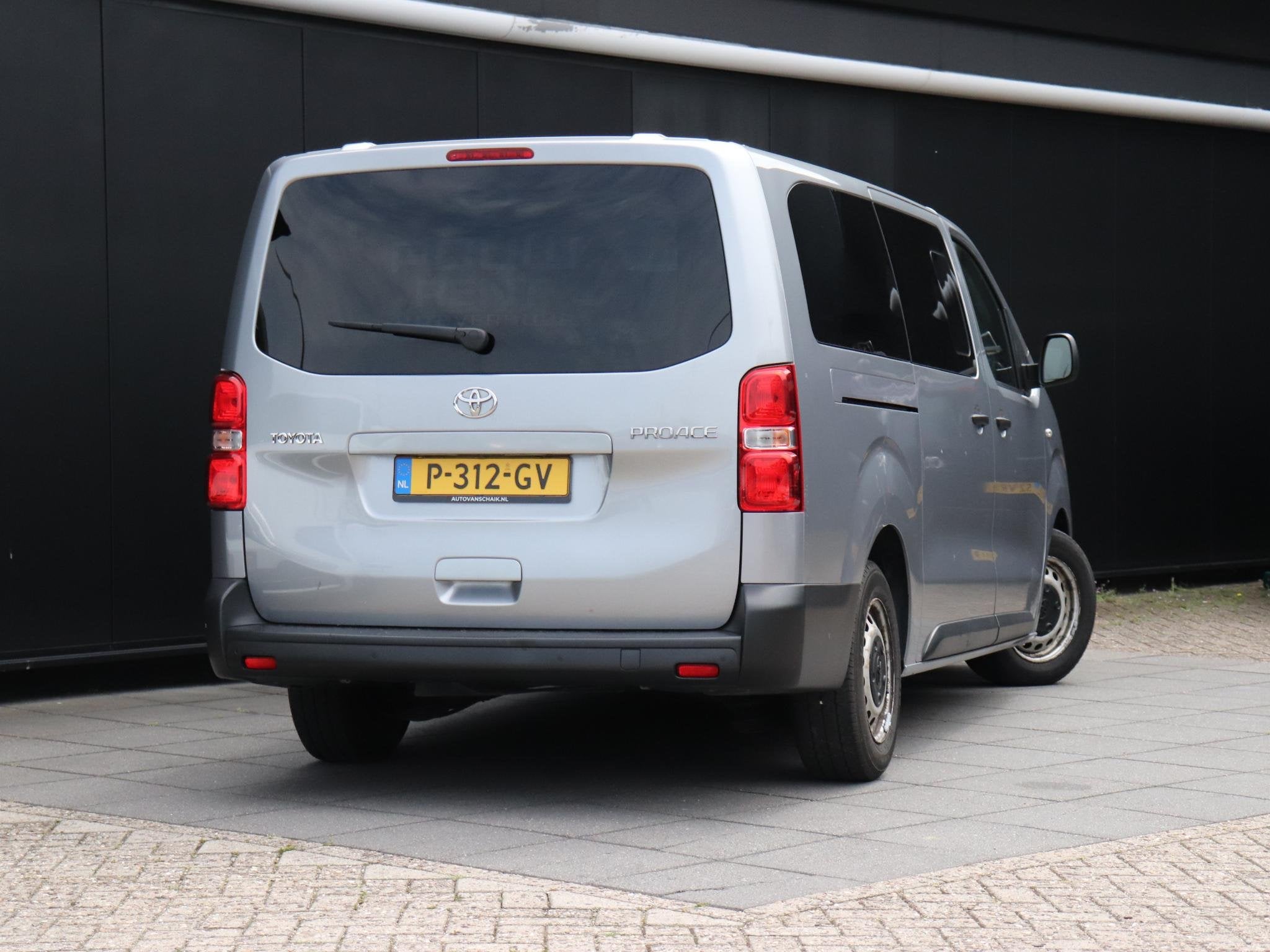 Toyota PROACE Shuttle 1.5 D-4D Cool Long | 9 PERS. | CRUISE, Auto's, Toyota, Voorwielaandrijving, Gebruikt, Euro 6, ProAce