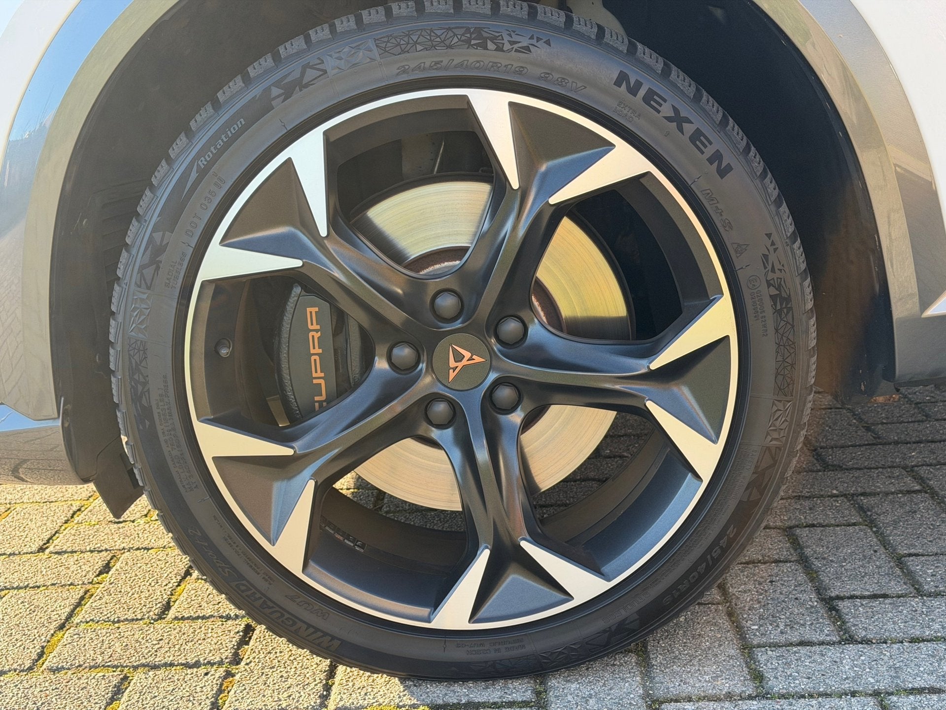 Cupra FORMENTOR 2.0 TSI 4DRIVE|Pano|Stuurverw|Beats|Bomvol!, Auto's, Cupra, Euro 6, 4 cilinders, Leder en Stof, Wit