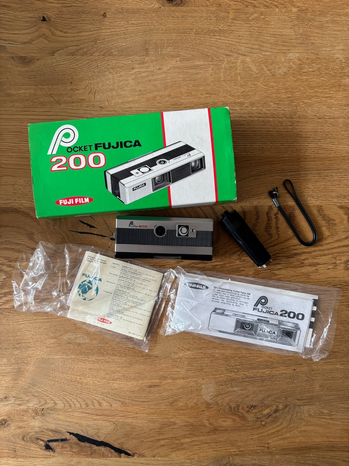 Nieuwe Vintage Pocket Fujica 200 camera met originele doos, Ophalen of Verzenden, Zo goed als nieuw, Compact, Fuji
