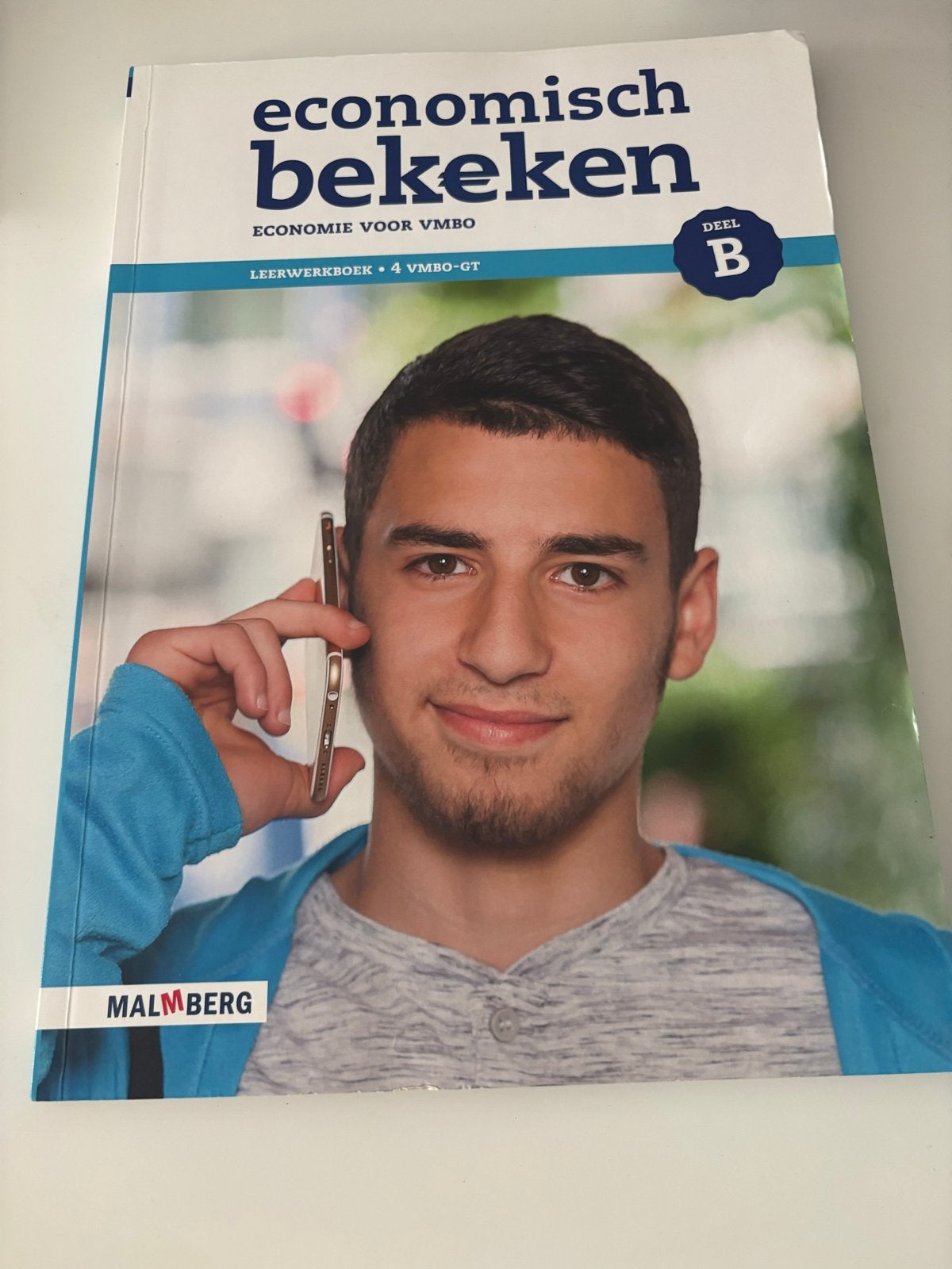 Economisch Bekeken deel B - Economie voor VMBO, Ophalen of Verzenden, Zo goed als nieuw, VMBO, Economie