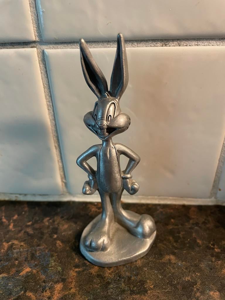 Bugs Bunny Tinnen Beeldje - 1994 Warner Bros. - 11 cm, Verzamelen, Ophalen of Verzenden, Zo goed als nieuw