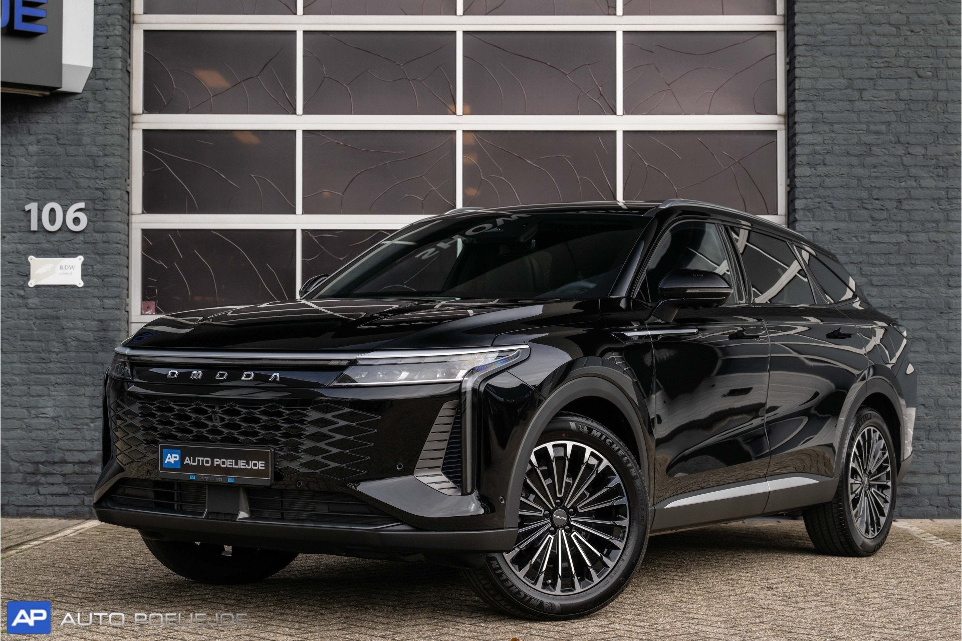Omoda 9 1.5T-GDi SHS-P Premium 5p Premium 5p Panoramadak, 13, Auto's, Automaat, Dealer onderhouden, Gebruikt, Zwart