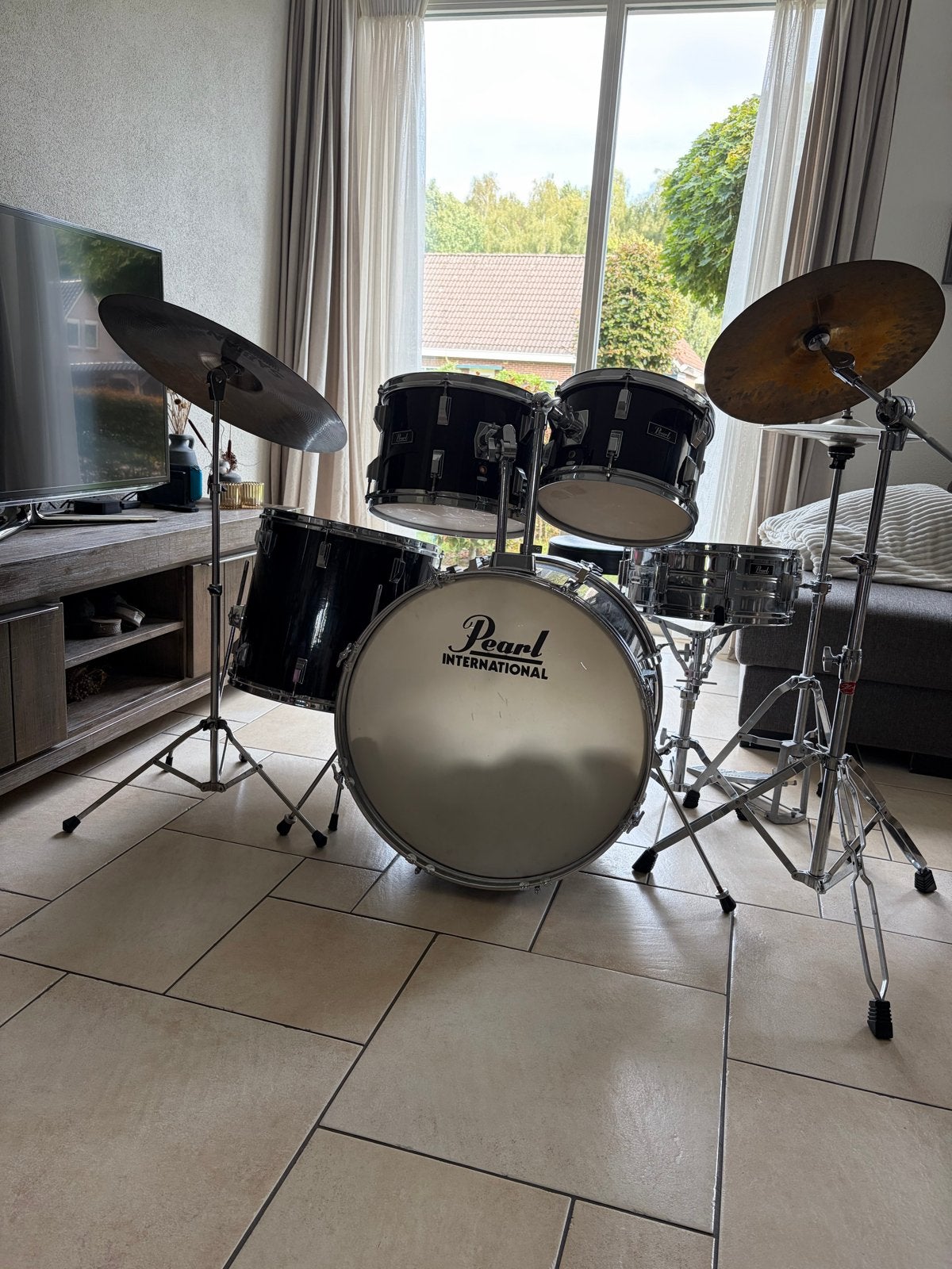 Pearl International drumstel met bekkens en kruk, Muziek en Instrumenten, Ophalen, Gebruikt, Pearl