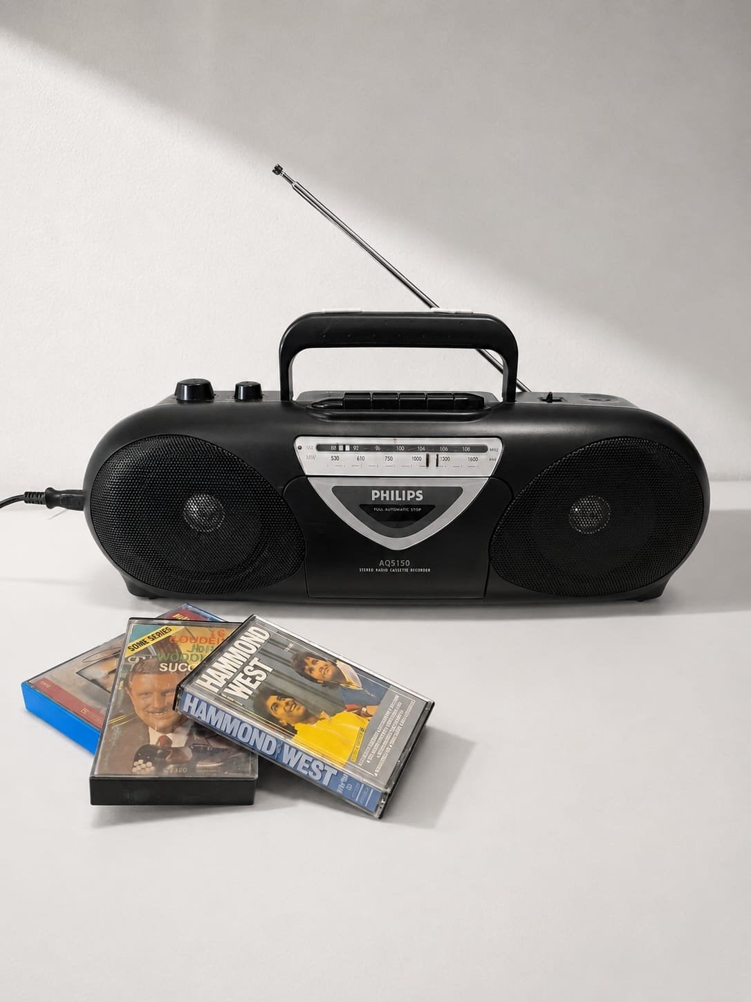 Casette recorder inculsief 100 cassettebandjes zwarte philip, Ophalen, Radio