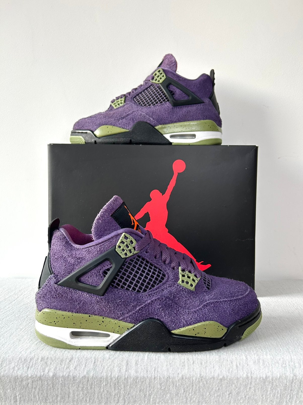 Nike Air Jordan 4 Retro Canyon Purple (EU 37,5), Kleding | Dames, Schoenen, Overige kleuren, Ophalen of Verzenden, Jordan, Sneakers of Gympen