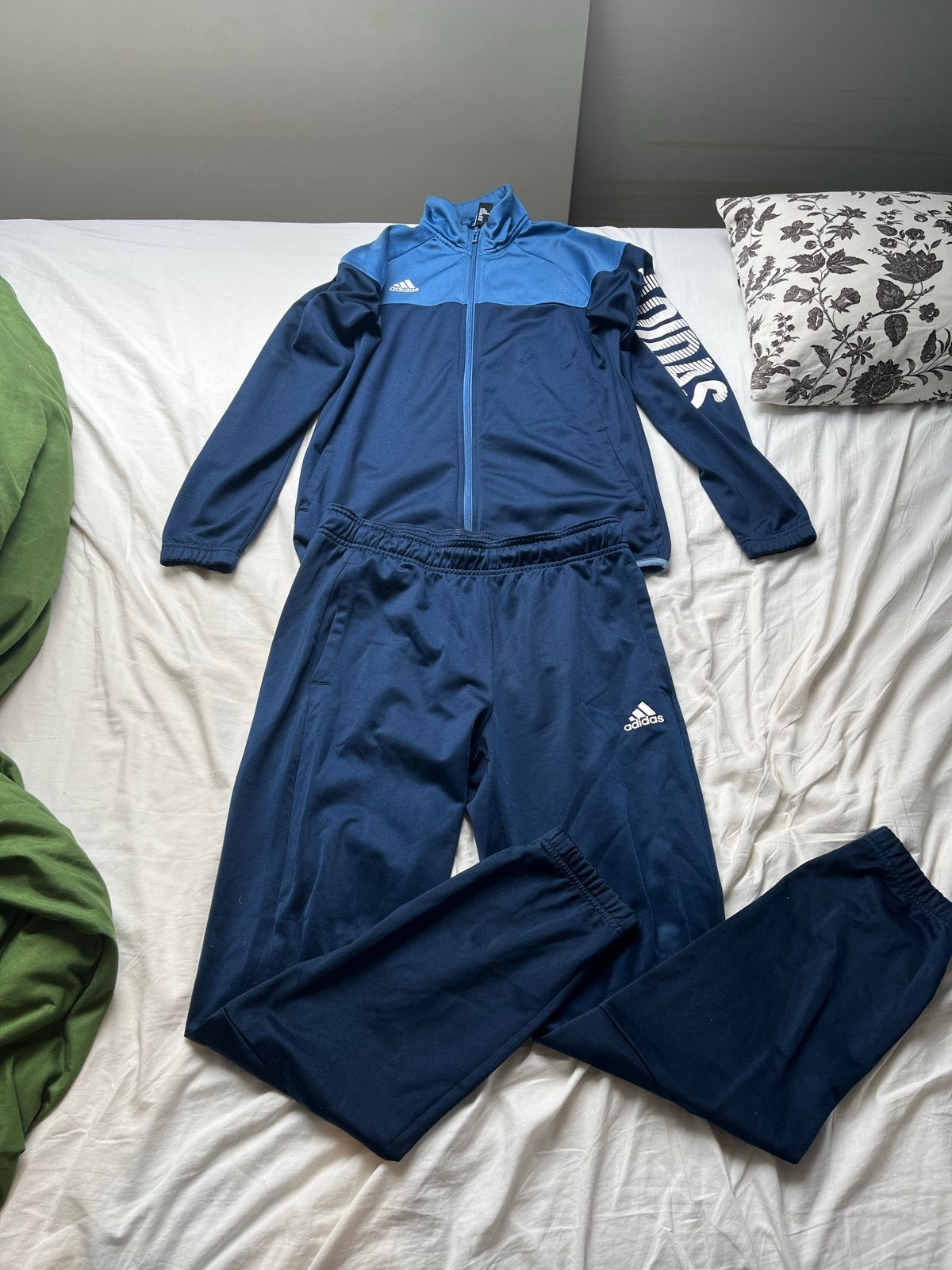 Adidas trainingspak blauw - Maat 164 (L), Maat 52/54 (L), Blauw, Ophalen of Verzenden, Gedragen