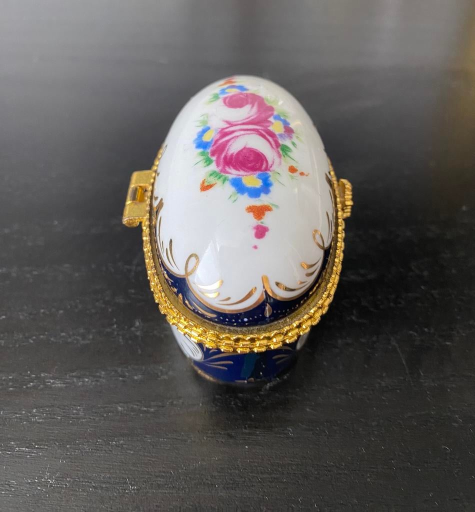 Vintage porseleinen ei vorm ringendoosje, Ophalen of Verzenden