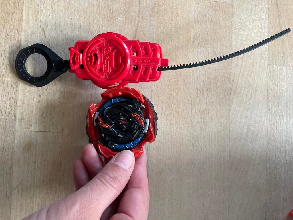 Beyblade Burst QuadDrive met launcher - Rood, Ophalen of Verzenden, Zo goed als nieuw
