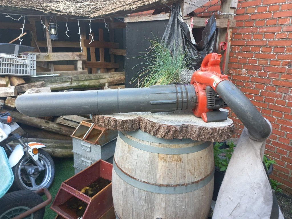 nette goed werkende husqvarna 125B bladzuiger/blazer, Ophalen, Benzine, Gebruikt, Met opvangzak
