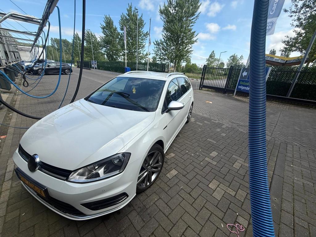 Volkswagen Golf 1.6 TDI 81KW/110PK Var. Aut7 2015 Wit, Auto's, Euro 6, 4 cilinders, 700 kg, Wit