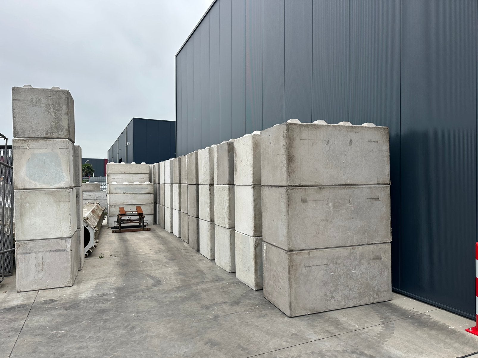 Betonblokken legoblokken megablokken, Opslag