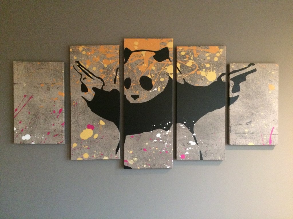 Banksy - Panda With Guns, vijfluik op canvas, als nieuw, Overig onderwerp, Ophalen of Verzenden, Print, Op houten frame