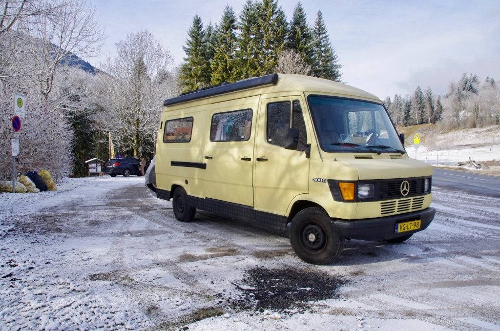 Off-grid camper Mercedes T1 308D, Caravans en Kamperen, Campers, Koelkast, Chemisch toilet, Buscamper of Camperbus, Luifel
