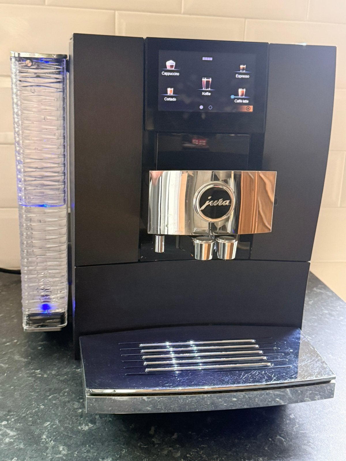 JURA Z10 ALUMINIUM DARK INOX - Zo goed als nieuw, Afneembaar waterreservoir, 10 kopjes of meer, Koffiemachine, Zo goed als nieuw