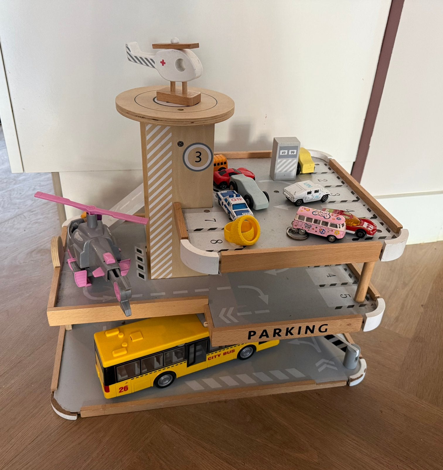 Petite Amelie houten parkeergarage, Ophalen, Gebruikt, Poppenhuis