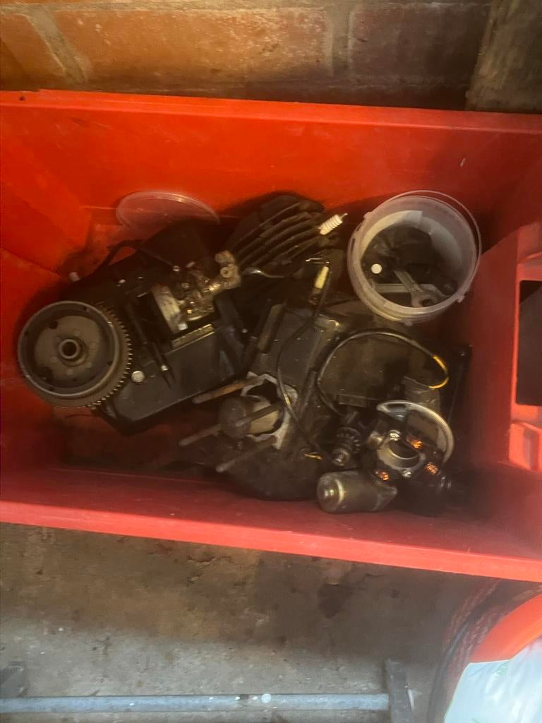 3 Tomos blokken met onderdelen, Motoren, Ophalen
