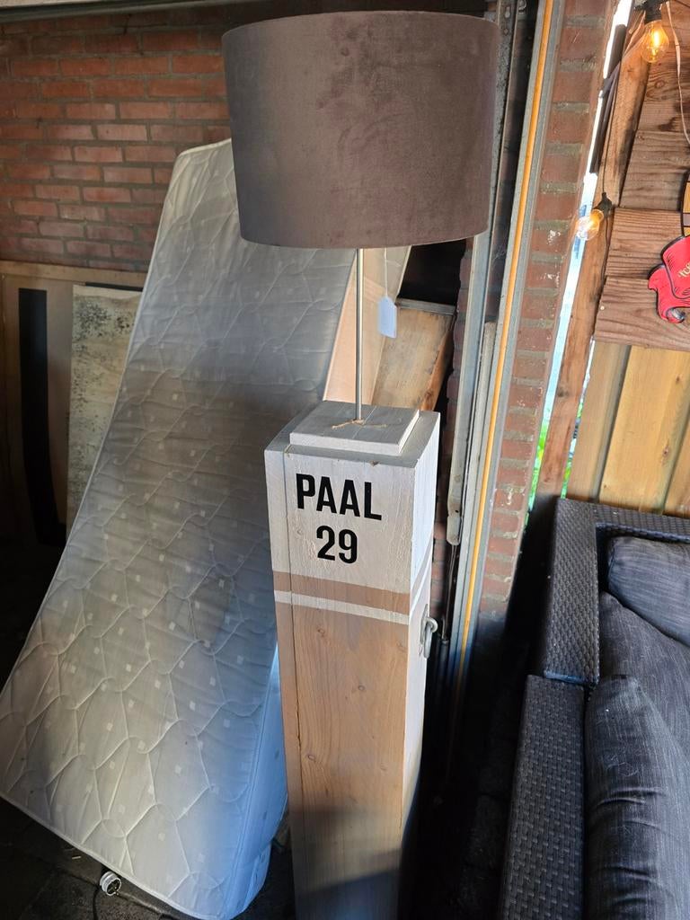Unieke vloerlamp 'Paal 29' met bruine kap, Ophalen, Gebruikt, 100 tot 150 cm, Industrieel, Landelijk, Modern