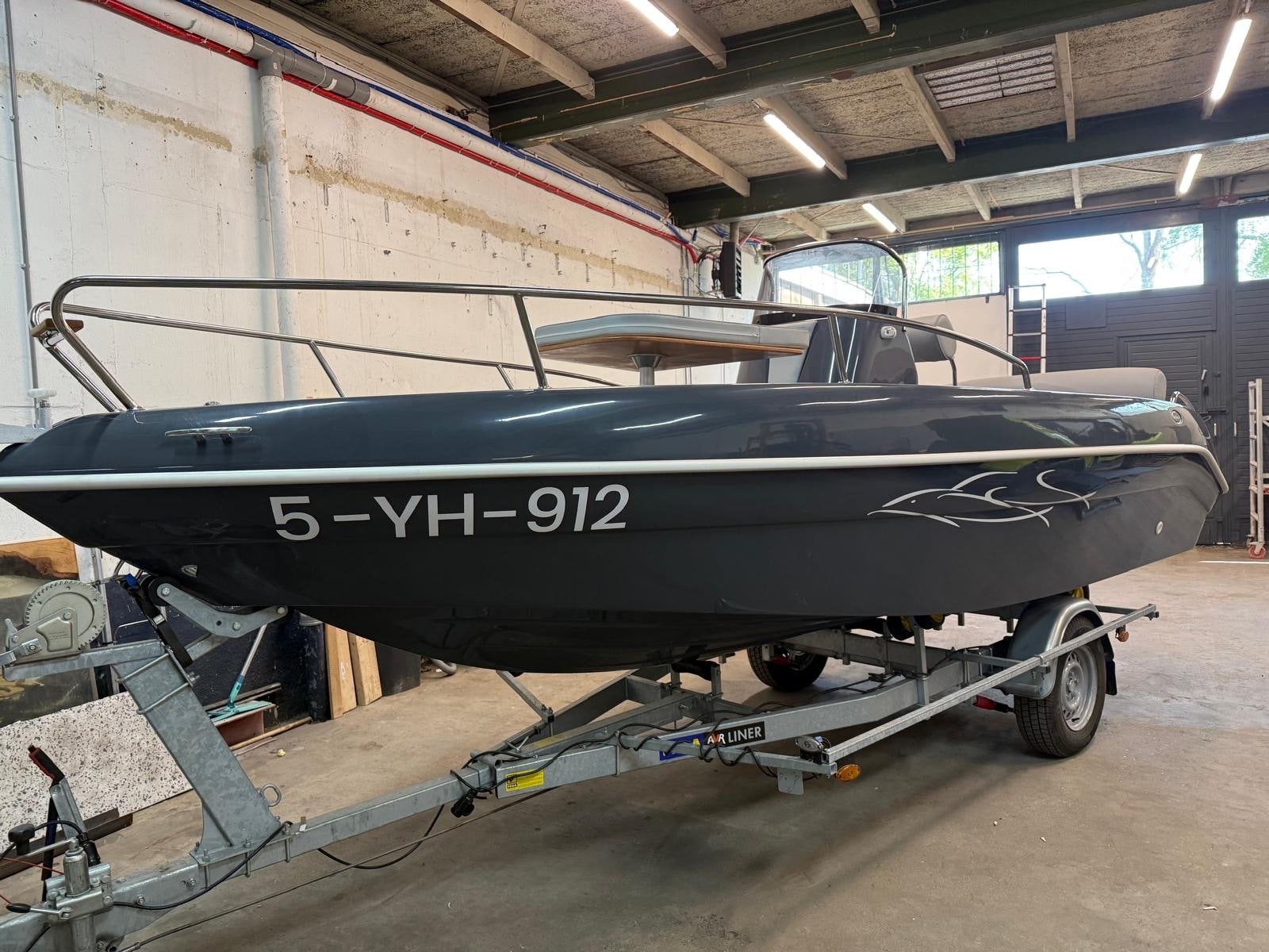 Aquabat 19 met Suzuki  en PEGA trailer, Buitenboordmotor, Dieptemeter, Zo goed als nieuw, Polyester