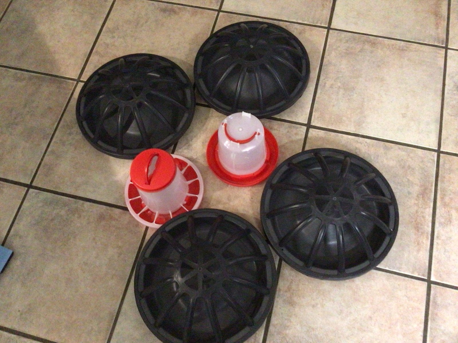 Voer en drinkbakken 5 euro per stuk ., Ophalen of Verzenden, Nieuw, Drinken en Voederen
