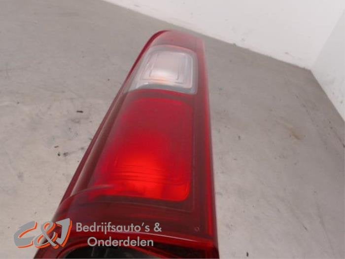 Achterlicht links van een Renault Trafic, Gebruikt, -, Renault, -