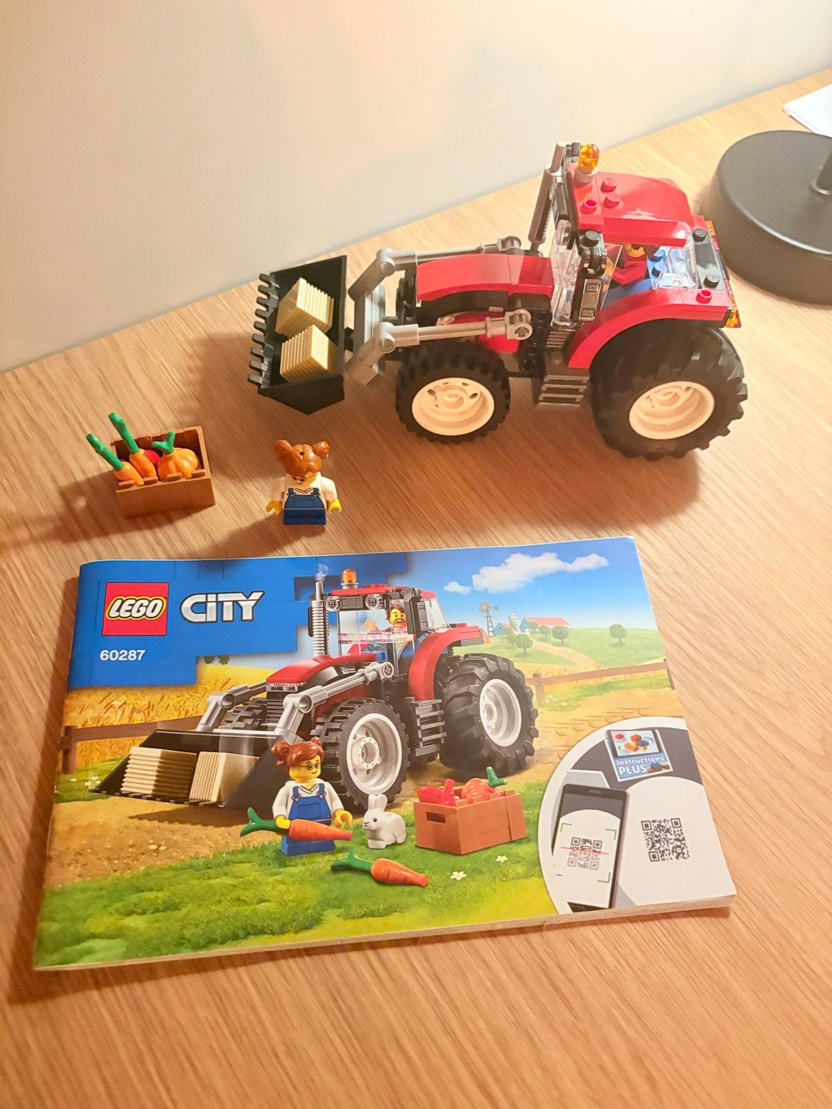 Lego City Tractor 60287 met instructies en figuren, City, Lego, Ophalen of Verzenden, Zo goed als nieuw