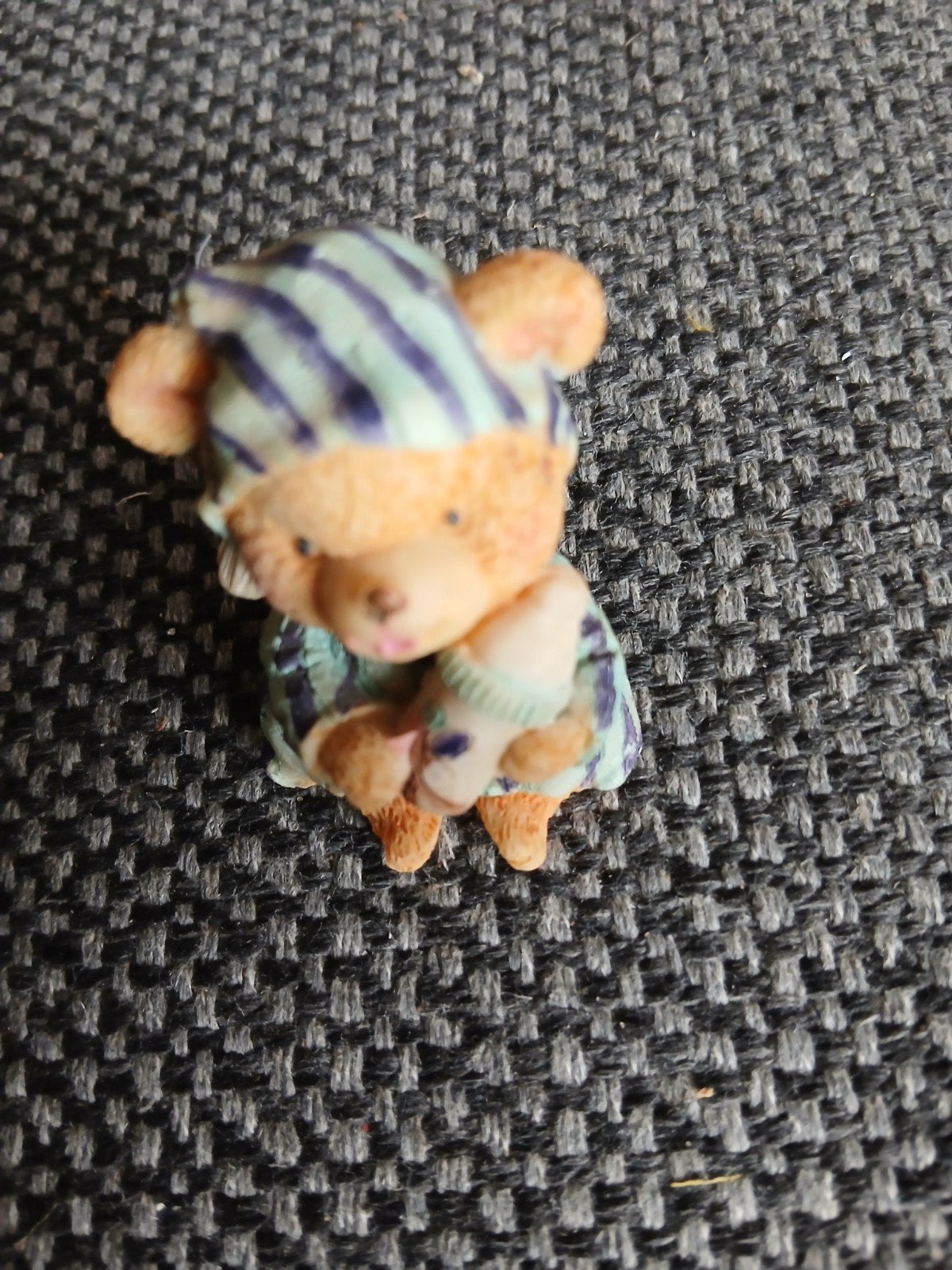 Schattig beertje in pyjama - decoratief beeldje, Verzamelen, Ophalen of Verzenden, Zo goed als nieuw