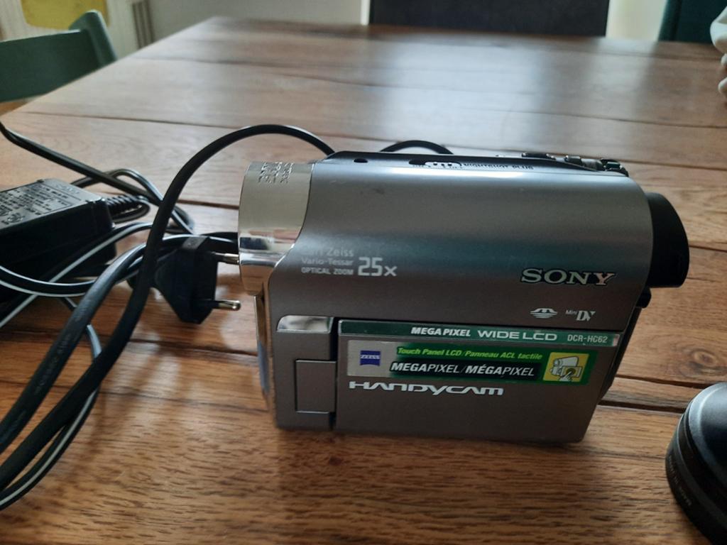 Sony DCR-HC62 videocamera met converter lens, Audio, Tv en Foto, Gebruikt, 20x of meer, Ophalen of Verzenden, Band, Disc of Geheugen
