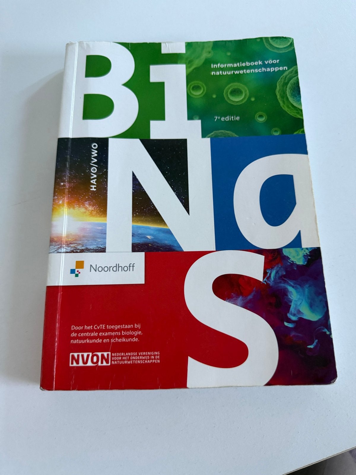BINAS HAVO/VWO 7e editie - Informatieboek natuurwetenschappe, Ophalen of Verzenden, Gelezen, HAVO, Biologie