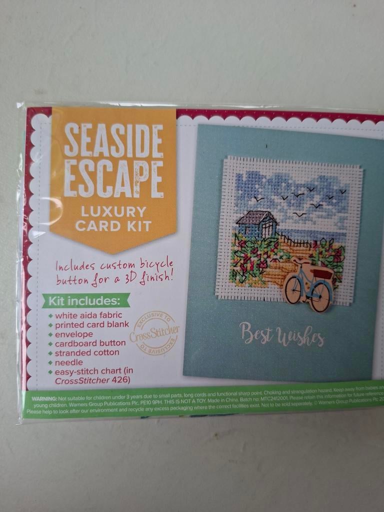 Borduurpakketje kaart met strand, huisje en fiets, nieuw!, Ophalen of Verzenden, Nieuw, Handborduren, Borduurpakket