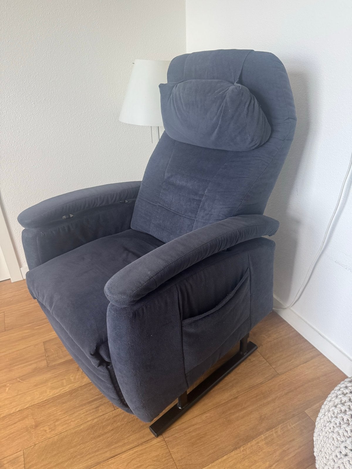 Comfortabele relaxfauteuil - Donkerblauw, Ophalen, Gebruikt, 75 tot 100 cm, Stof