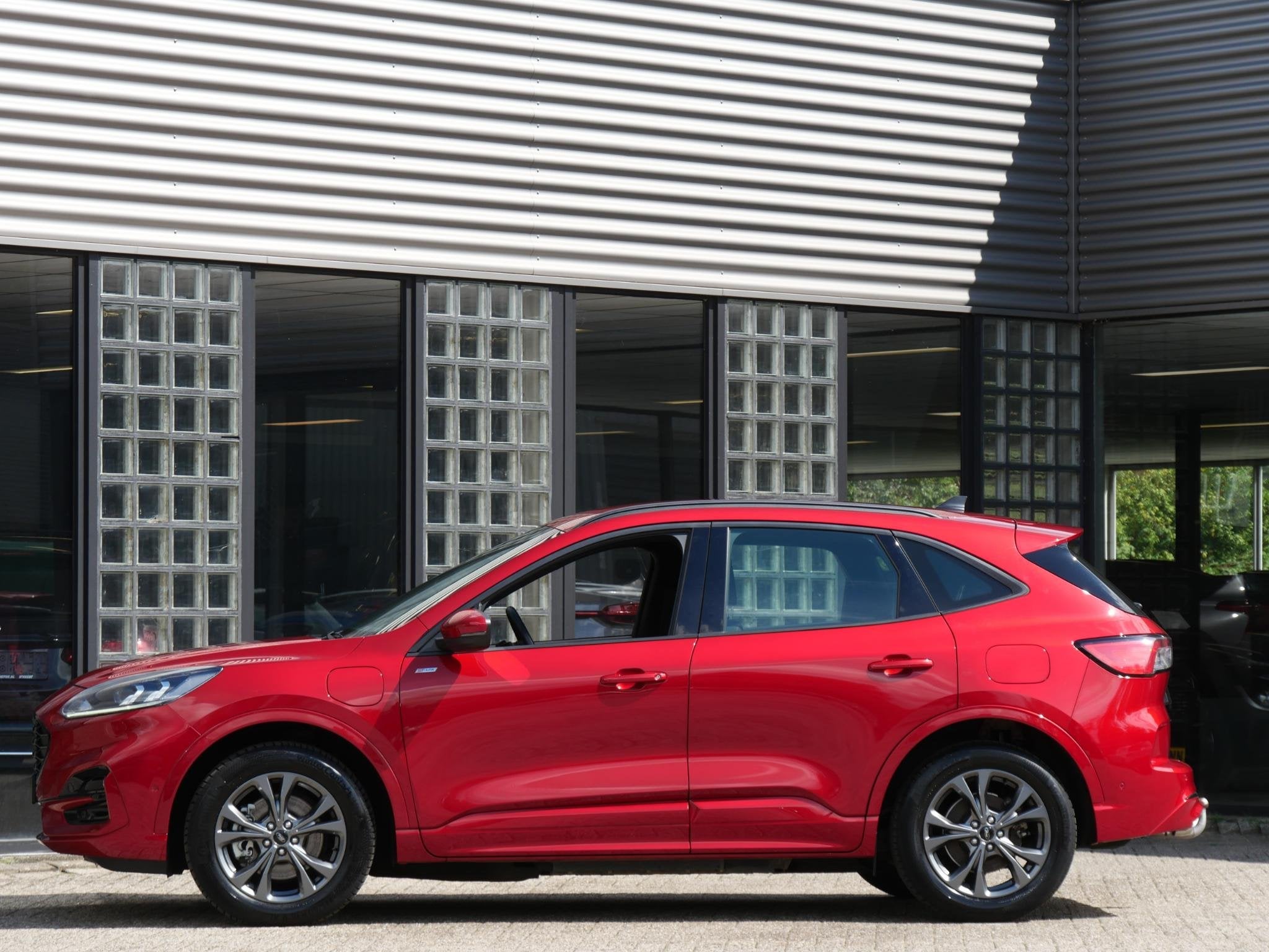 Ford Kuga PHEV ST-LINE/ DRIVER ASSIST PACK/ TREKHAAK/ NL-AUT, Gebruikt, Euro 6, 4 cilinders, Hybride Elektrisch/Benzine