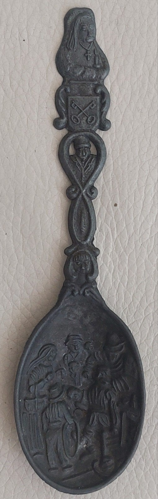 Antieke tinnen decoratieve lepel met reliëf, Antiek en Kunst, Ophalen of Verzenden