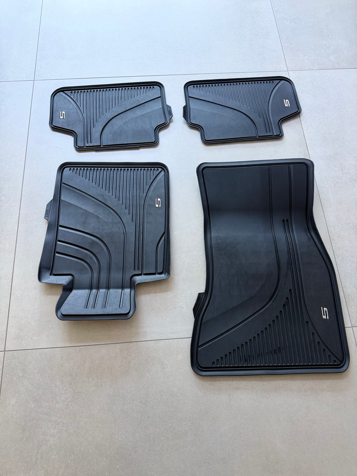 Rubberen Mattenset BMW G30 en G31, Auto diversen, Automatten, Ophalen, Zo goed als nieuw
