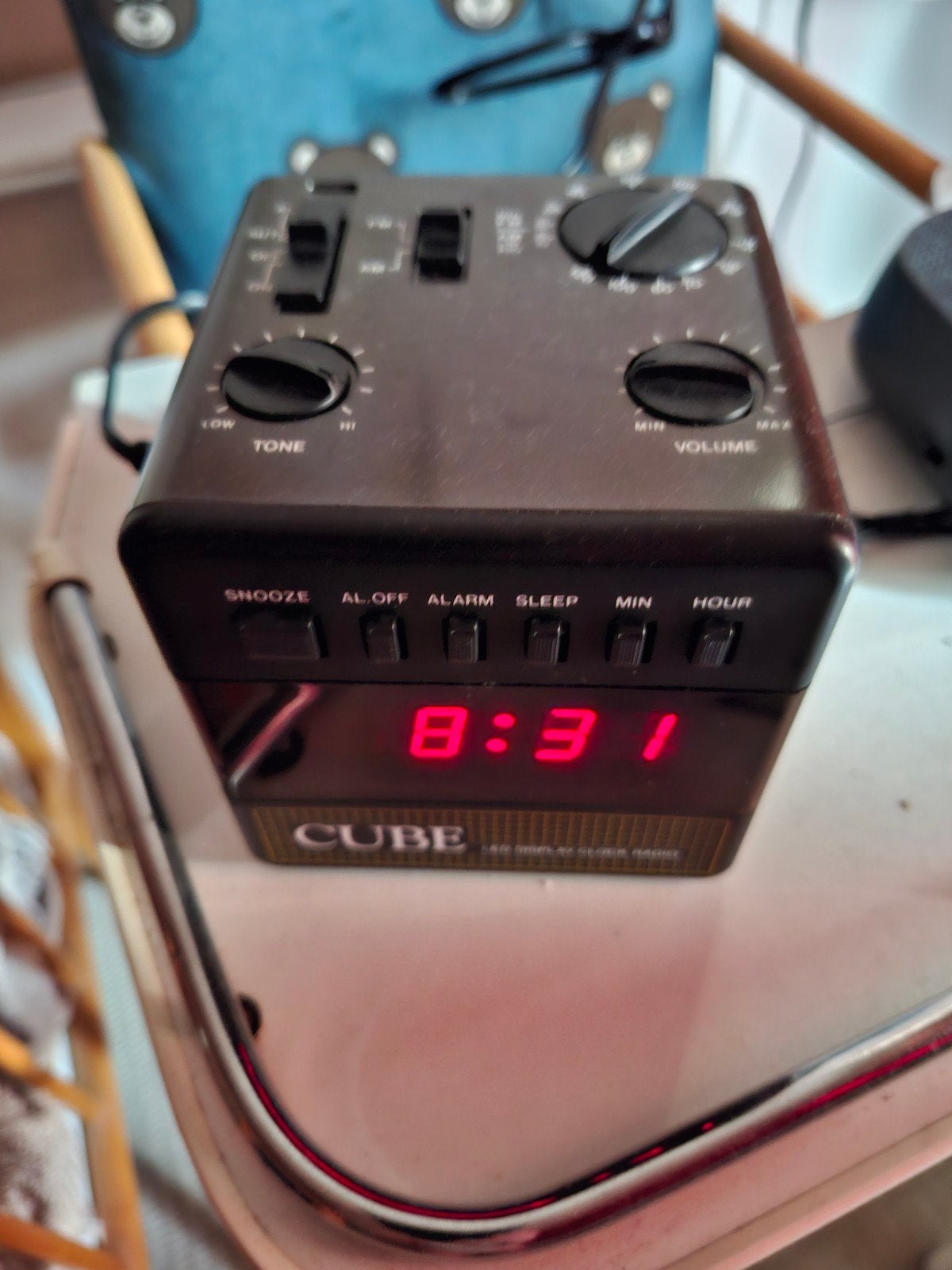 kubus alarm/radio, Ophalen of Verzenden, Zo goed als nieuw