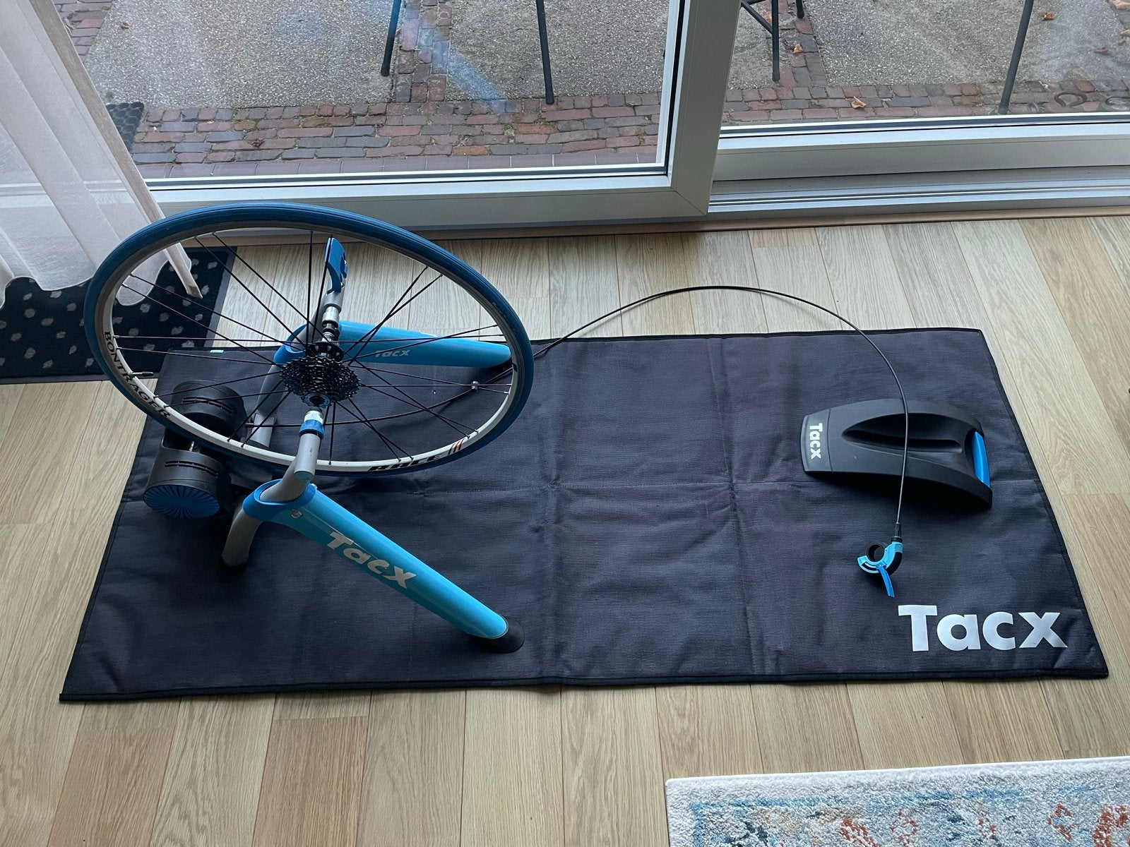 Tacx Booster fietstrainer met mat en voorwielsteun, Sport en Fitness, Ophalen, Gebruikt, Overige typen