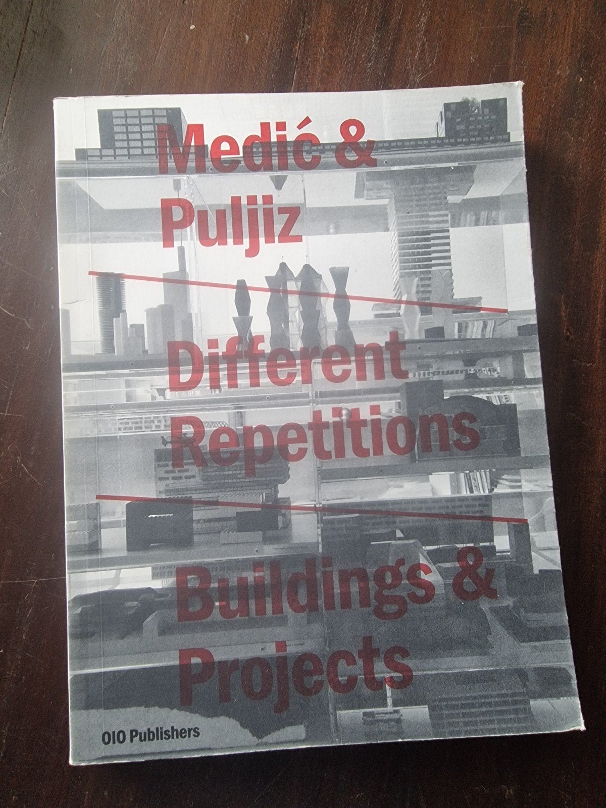 Medić & Puljiz: Different Repetitions - Buildings & Projects, Ophalen of Verzenden, Zo goed als nieuw, Architecten, Branimir Medić & Pero Puljiz