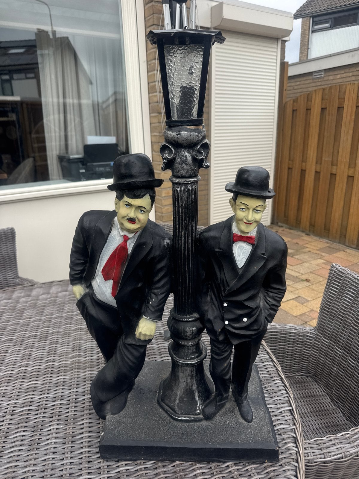 Laurel & Hardy beeld met lantaarnpaal, Ophalen of Verzenden