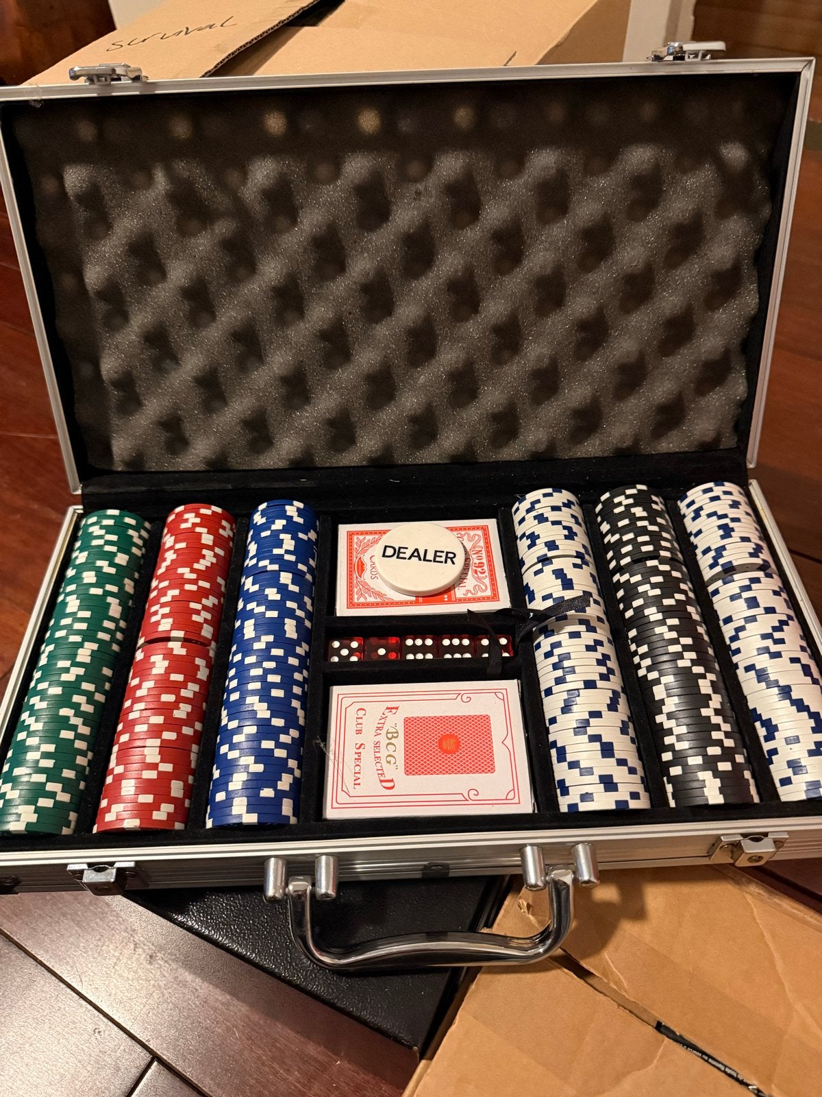 Pokerset in aluminium koffer met 300 chips, Drie of vier spelers, Ophalen, Nieuw