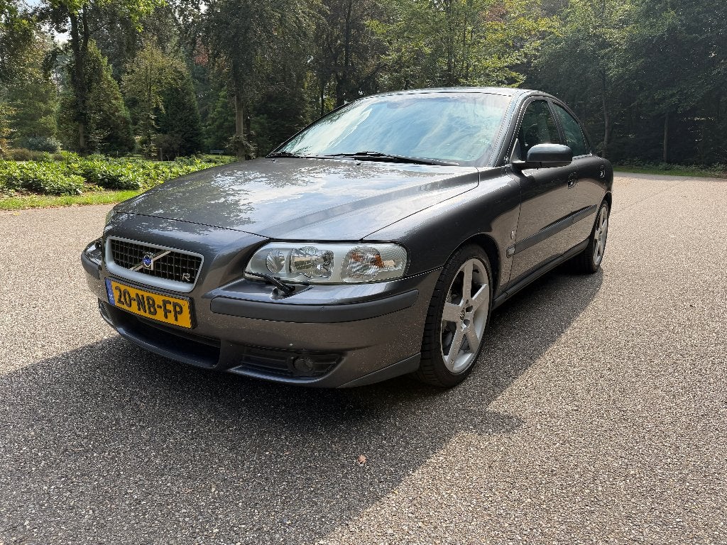 Volvo S60 2.5 R AWD 300PK 234dkm APK 4-2027 NAP Clima Cam, Automaat, Zwart, S60, 2521 cc