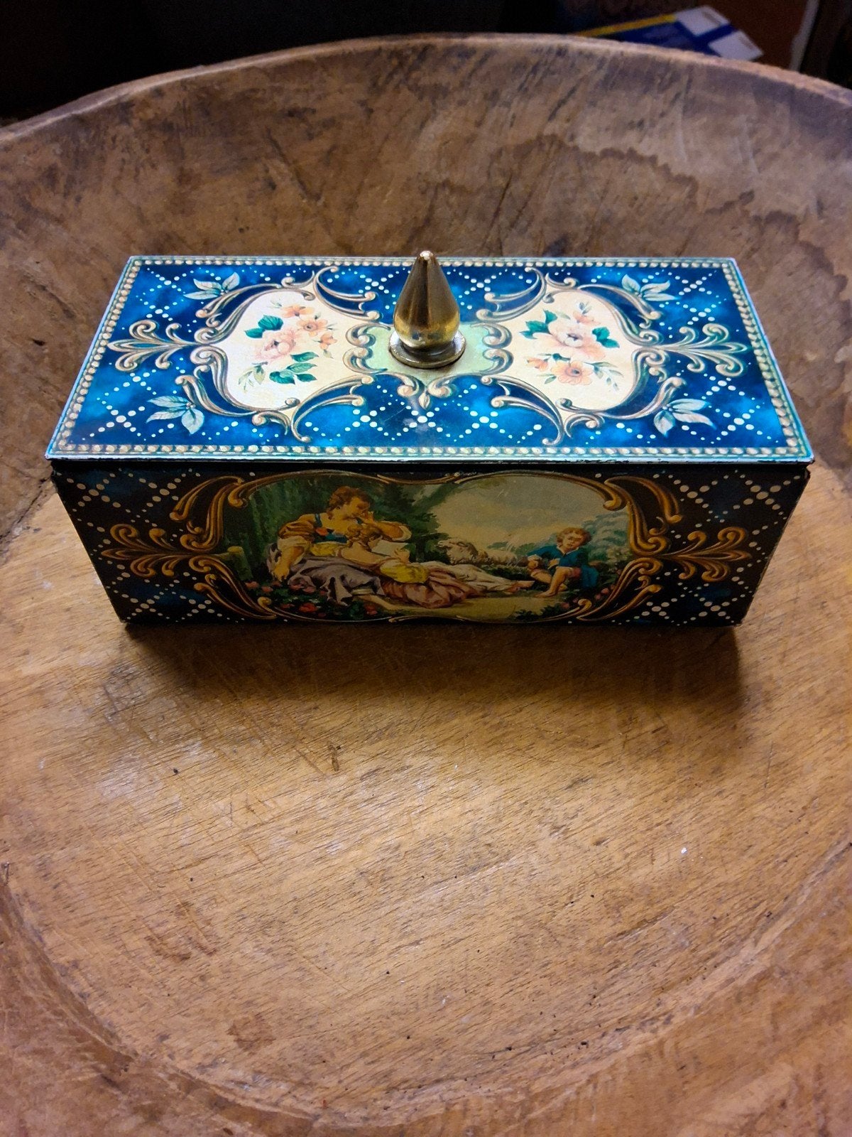 Decoratieve Blikken Doos met Romantische Scène, Antiek en Kunst, Antiek | Woonaccessoires, Ophalen of Verzenden