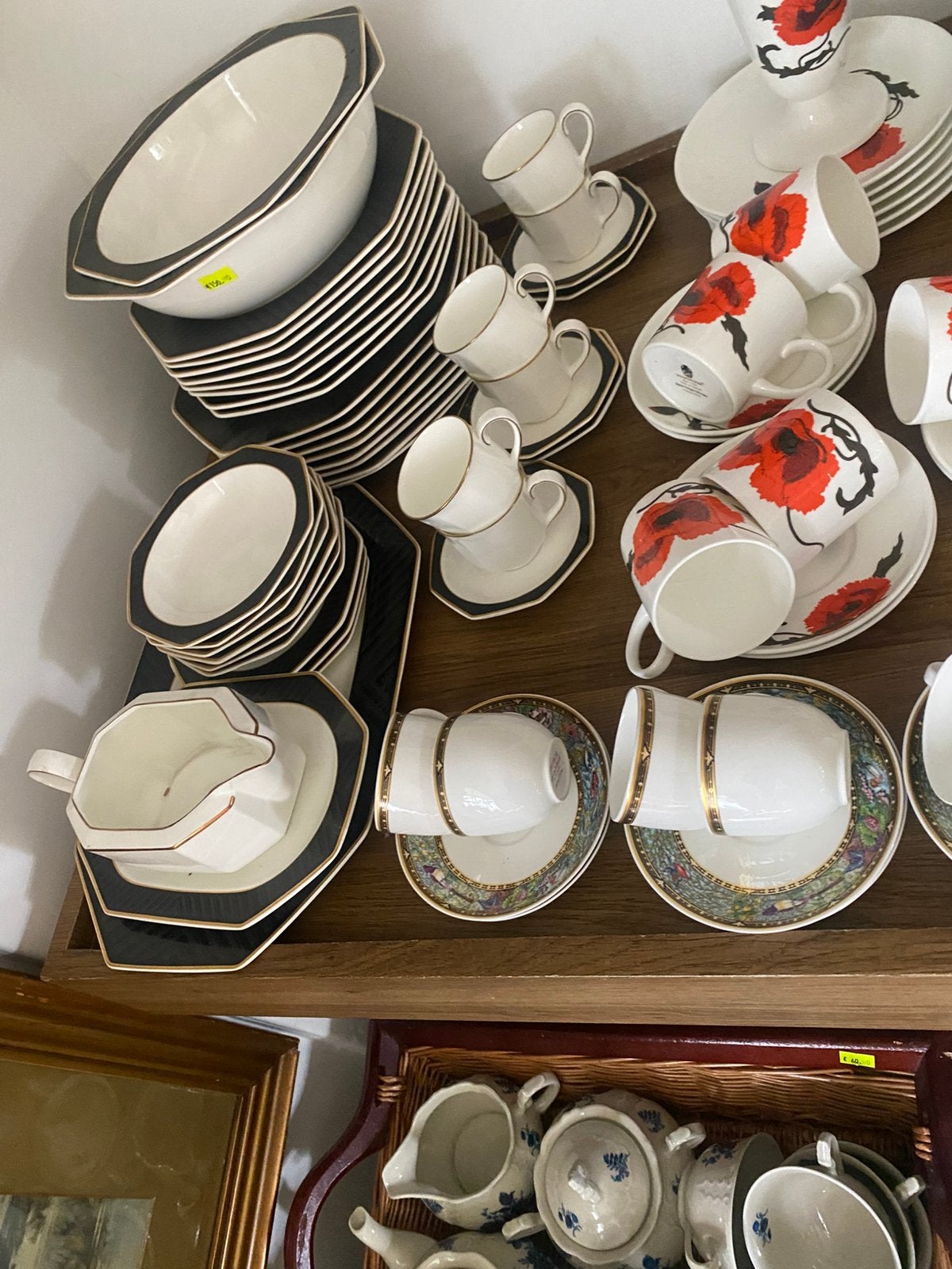 Heel veel serviezen in de opruiming vanaf 30€ heel servies., Antiek en Kunst, Antiek | Servies compleet, Ophalen