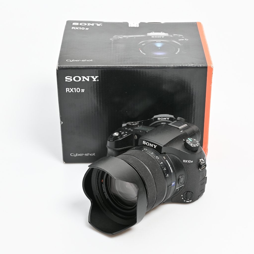 SONY CYBERSHOT RX10 IV, Gebruikt, Ophalen of Verzenden, Ingebouwde flitser, Lensdop