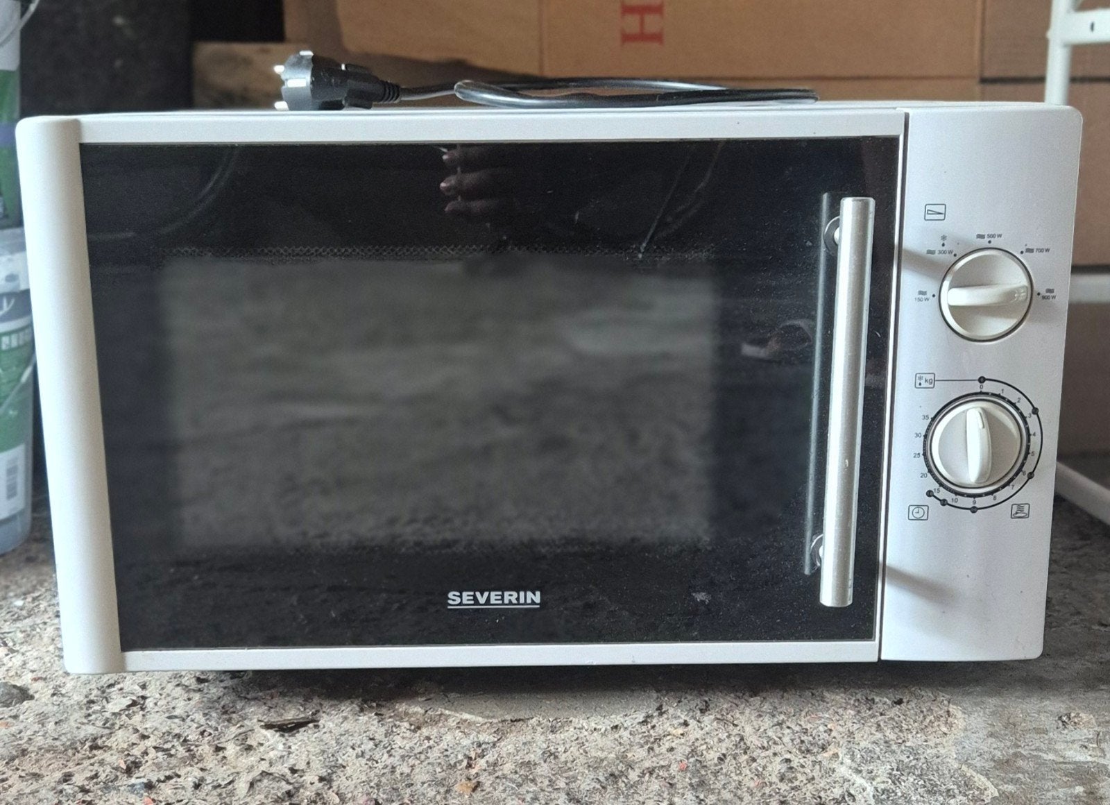Severin Magnetron 900W - Direct Ophalen in Kerkrade, Gebruikt, Ophalen of Verzenden, Magnetron, Draaiplateau