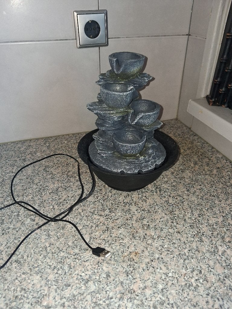 Leuke huiskamer rots fontein van kunstof, Ophalen of Verzenden, Zo goed als nieuw